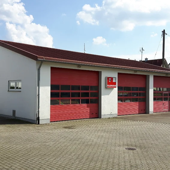 gerätehaus schraeg.jpg