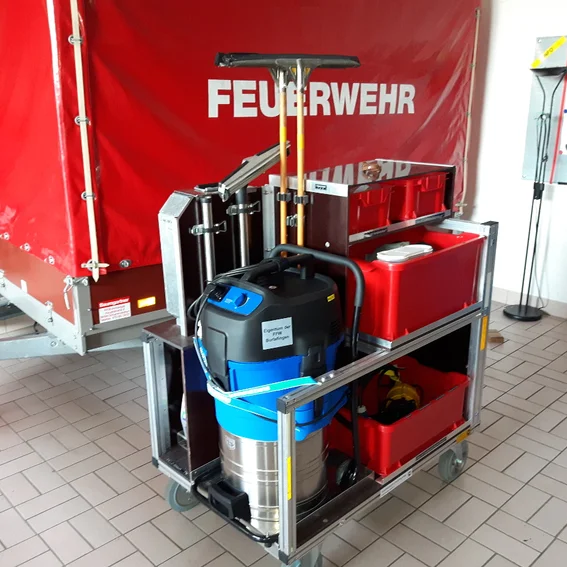 Rollwagen Wasser 1.jpg